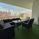 Bauhaus Wellness 204 Apartman